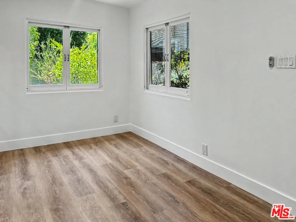 "flex" room