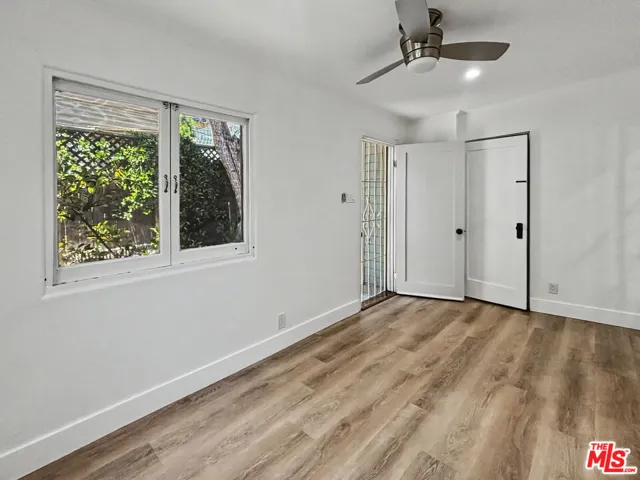 "flex" room