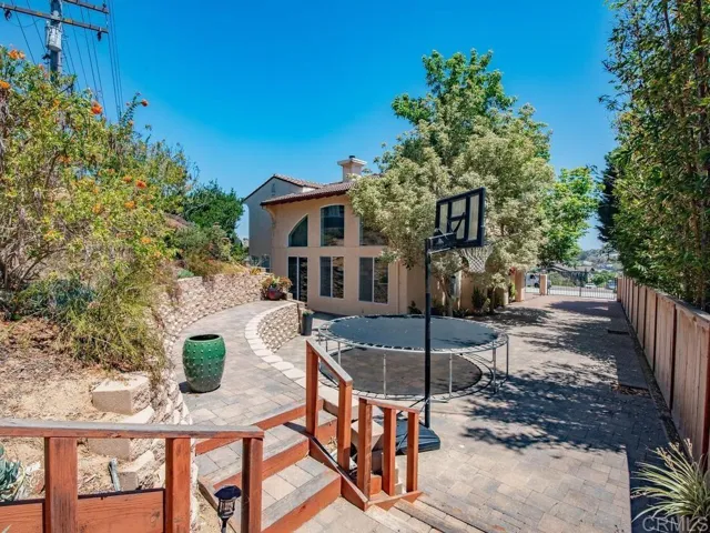 502 Kristen Court, Encinitas, California 92024