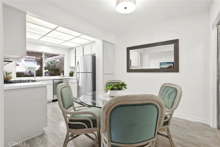 Kitchen / eating area.