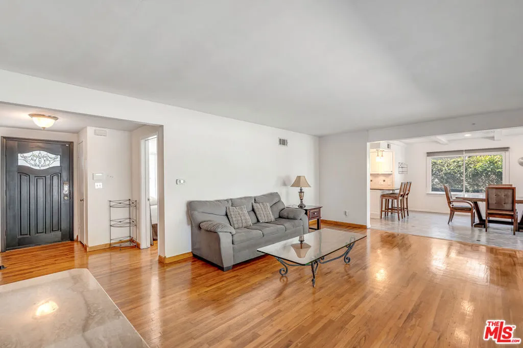 6626 Burnet Avenue, Van Nuys, California 91405 — photo 4