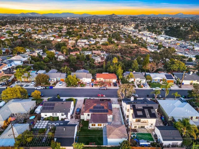 4220 E Overlook Dr, San Diego, California 92115