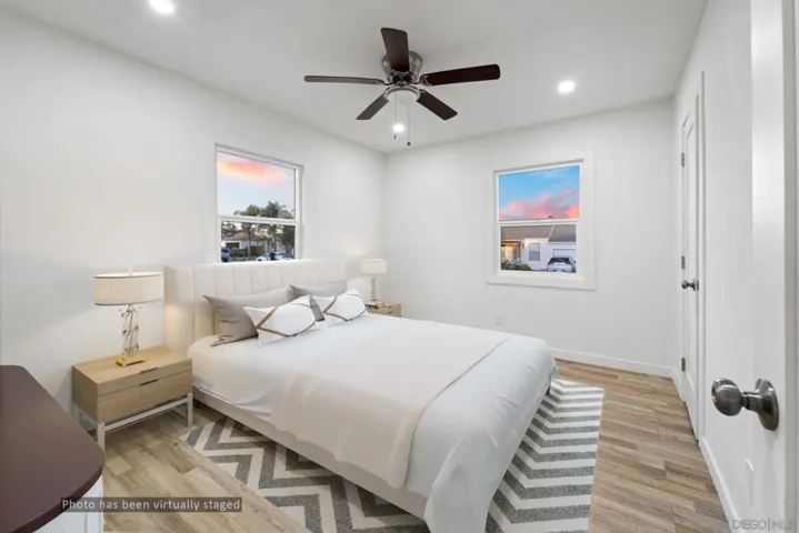4220 E Overlook Dr, San Diego, California 92115