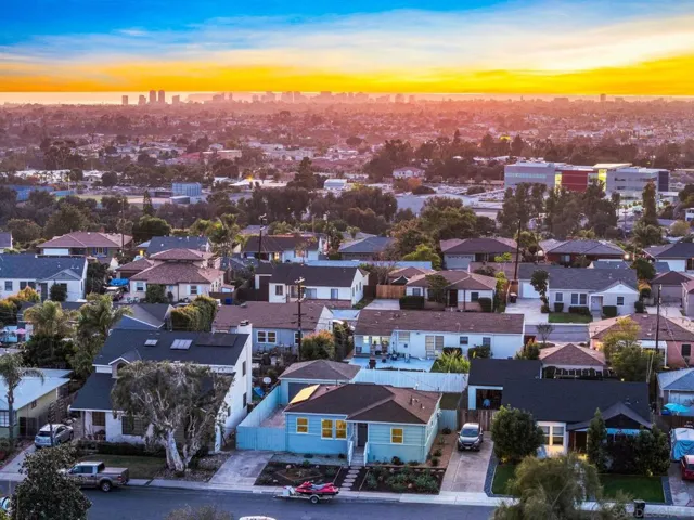 4220 E Overlook Dr, San Diego, California 92115