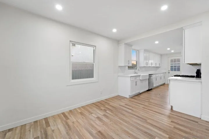 4220 E Overlook Dr, San Diego, California 92115