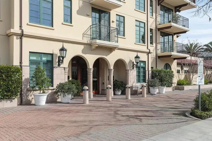 555 Byron Street 305, Palo Alto, California 94301
