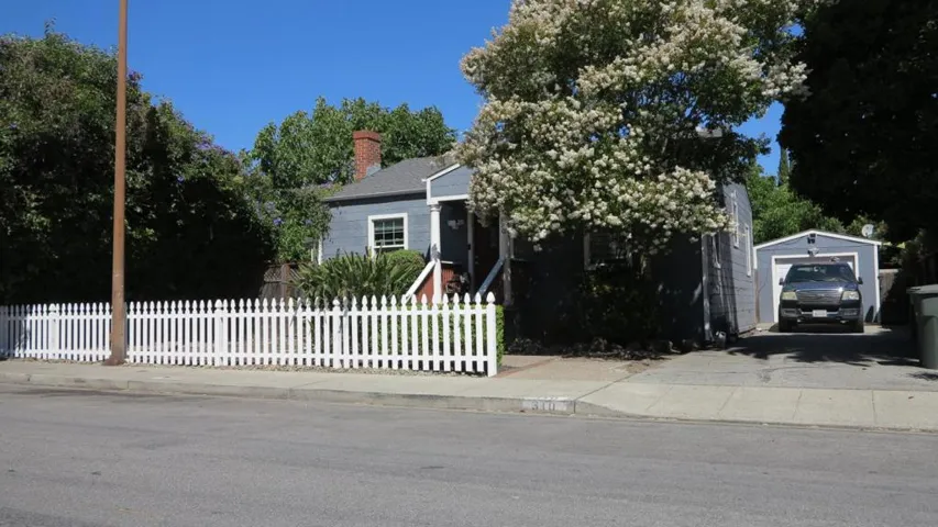 310 Oak Avenue, Redwood City, California 94061