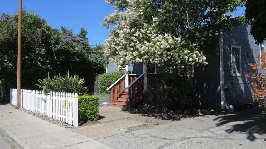 310 Oak Avenue, Redwood City, California 94061