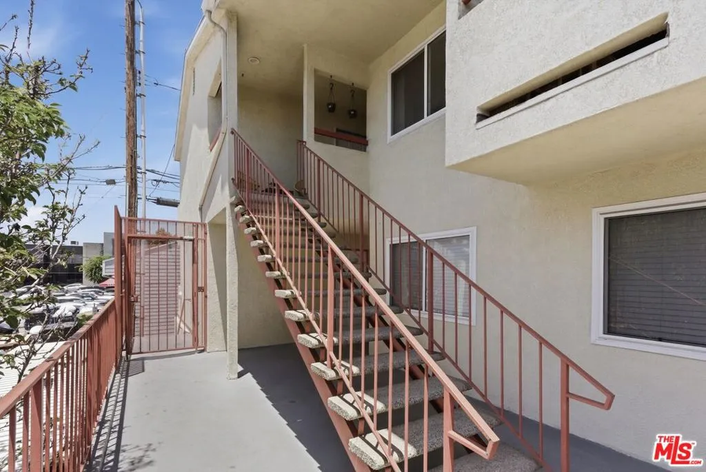 1015 E Spazier Avenue 205, Burbank, California 91502 — photo 4