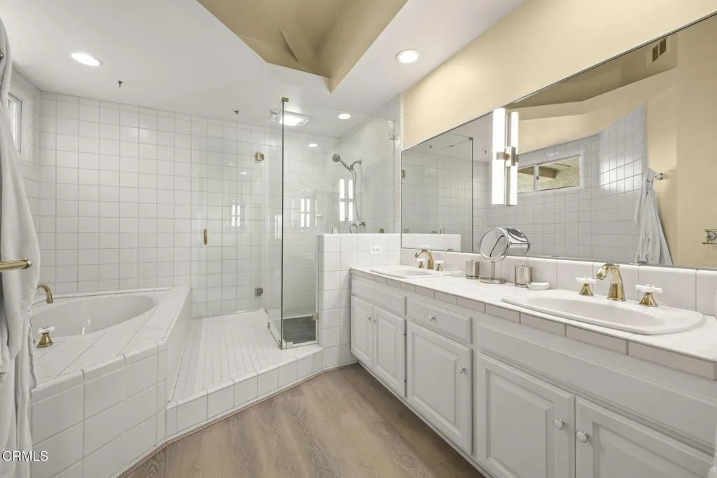 53-web-or-mls-1737Emerald018