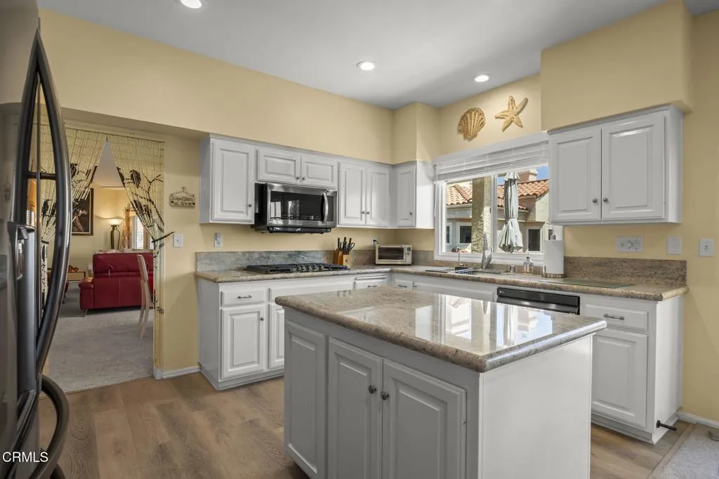40-web-or-mls-1737Emerald105