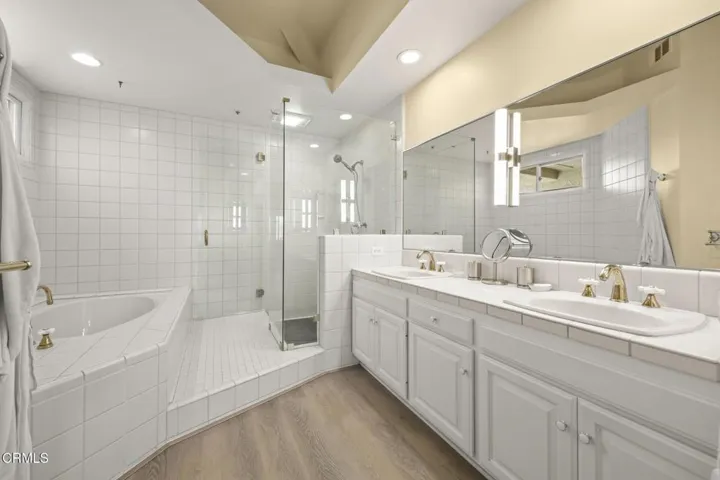 53-web-or-mls-1737Emerald018