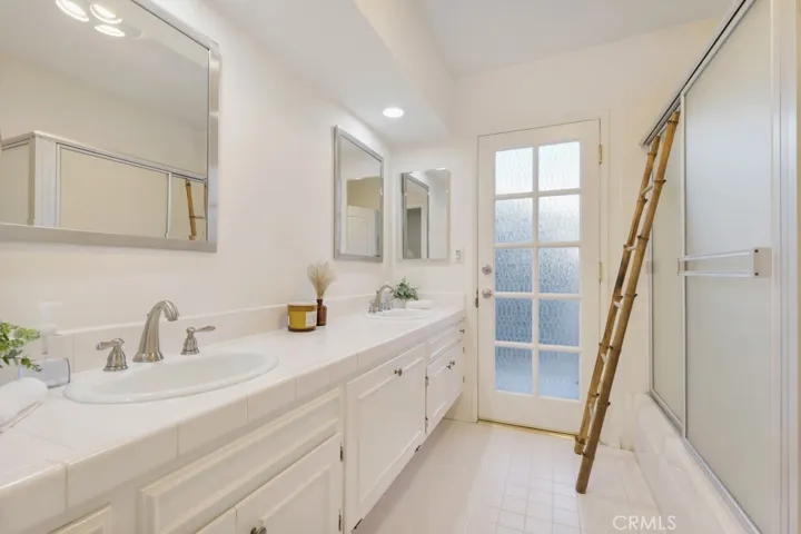 18950 Merridy Street, Northridge, California 91324