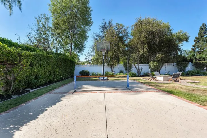 18950 Merridy Street, Northridge, California 91324