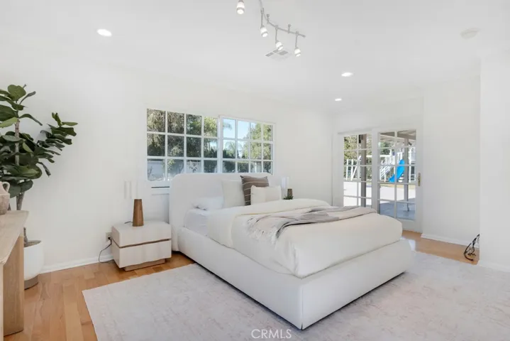 18950 Merridy Street, Northridge, California 91324