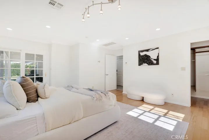 18950 Merridy Street, Northridge, California 91324
