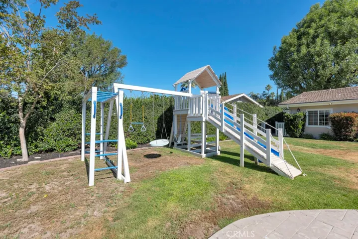 18950 Merridy Street, Northridge, California 91324