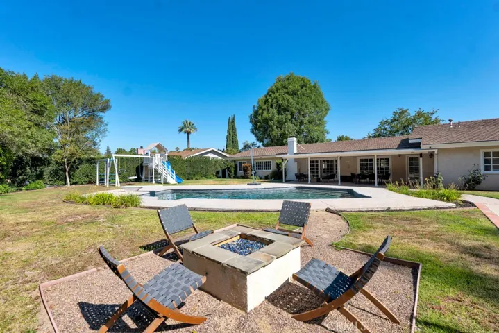 18950 Merridy Street, Northridge, California 91324