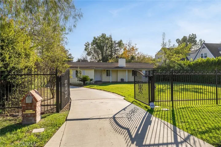 2976 Lombardy Rd, Pasadena, California 91107