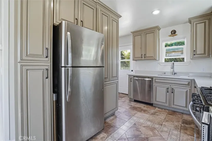 32 Rafael, San Luis Obispo, California 93405