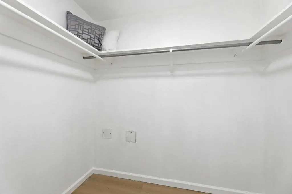 Walk in Closet