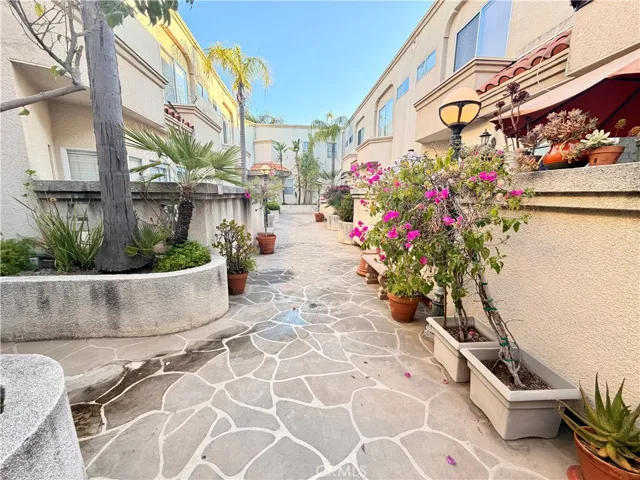 4970 Kester Avenue 10, Sherman Oaks, California 91403