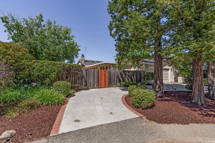 20096 Chateau Drive, Saratoga, California 95070