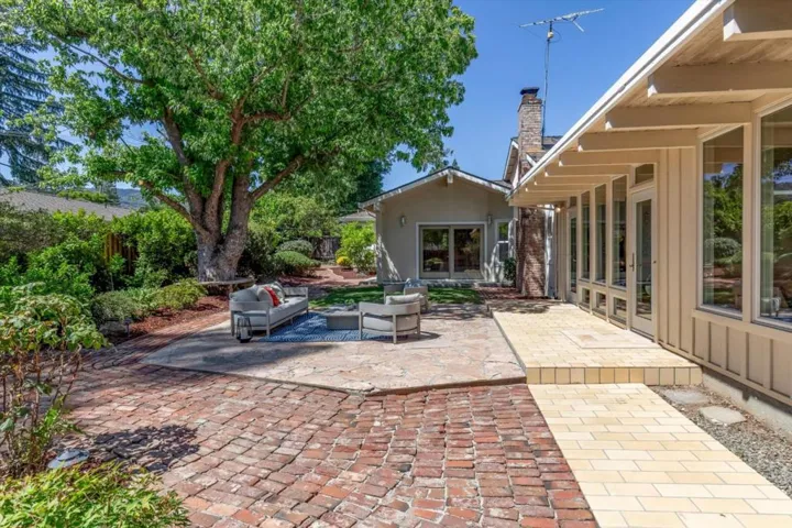 20096 Chateau Drive, Saratoga, California 95070