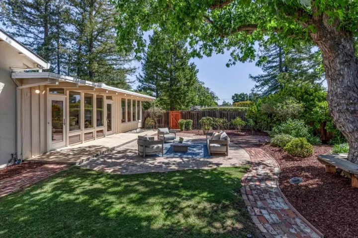 20096 Chateau Drive, Saratoga, California 95070