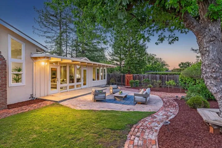 20096 Chateau Drive, Saratoga, California 95070