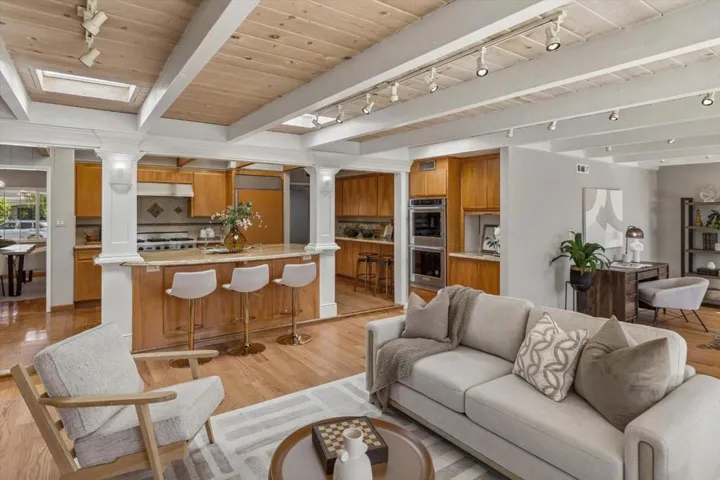 20096 Chateau Drive, Saratoga, California 95070