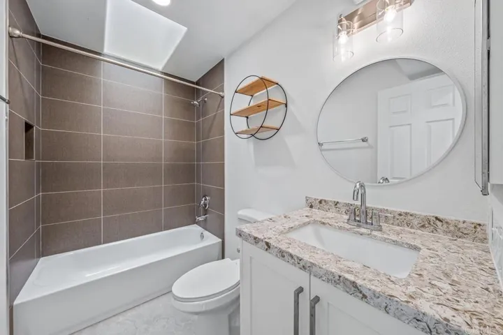 919 Agate Street 3, San Diego, California 92109