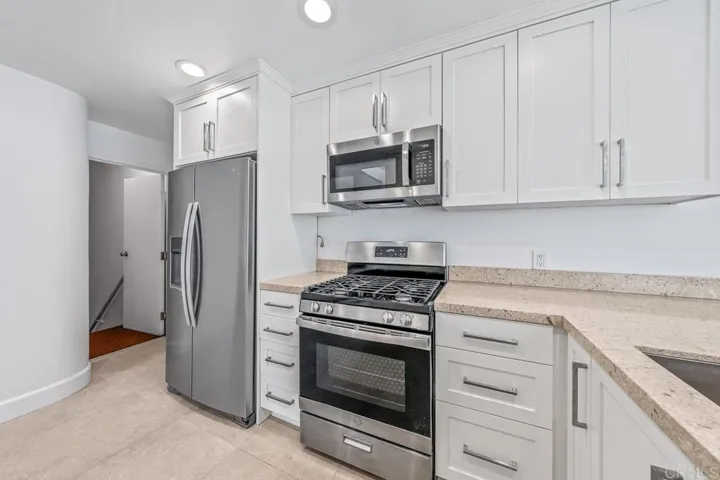 919 Agate Street 3, San Diego, California 92109