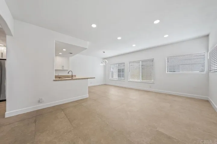 919 Agate Street 3, San Diego, California 92109