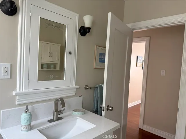 158 Covina, Long Beach, California 90803