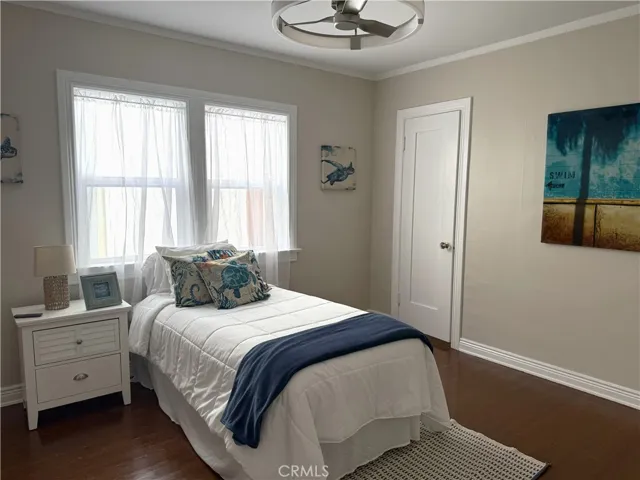 158 Covina, Long Beach, California 90803