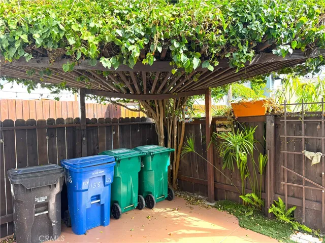 158 Covina, Long Beach, California 90803