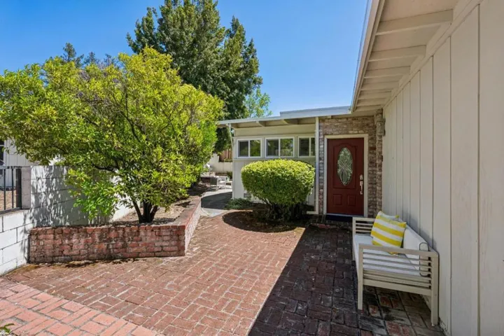 20210 Franklin Avenue, Saratoga, California 95070