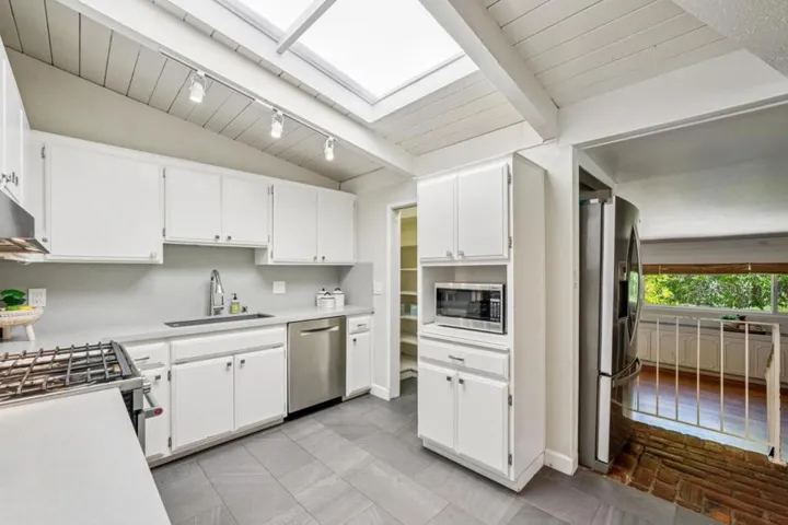20210 Franklin Avenue, Saratoga, California 95070