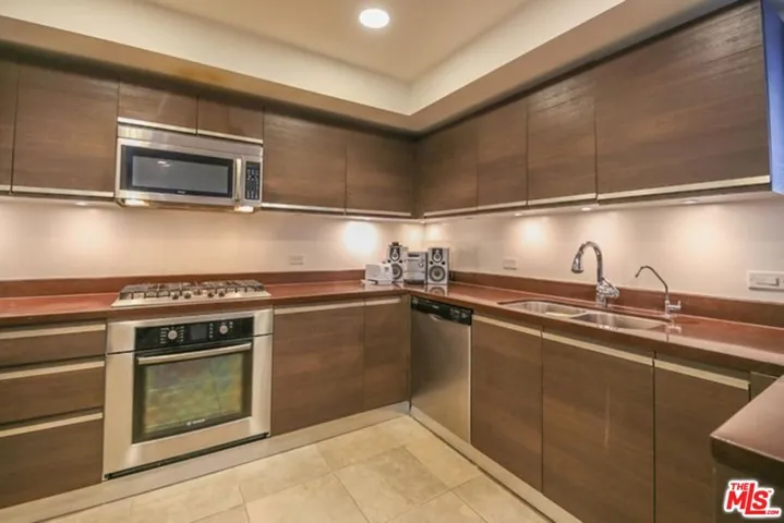 3785 Wilshire Boulevard 908, Los Angeles, California 90010