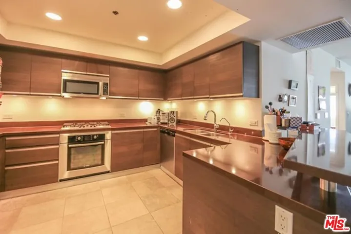 3785 Wilshire Boulevard 908, Los Angeles, California 90010