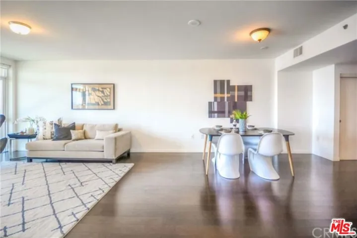 3785 Wilshire Boulevard 908, Los Angeles, California 90010