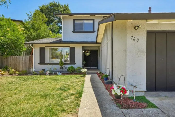 760 W 9th Street, Gilroy, California 95020