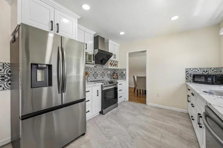 760 W 9th Street, Gilroy, California 95020