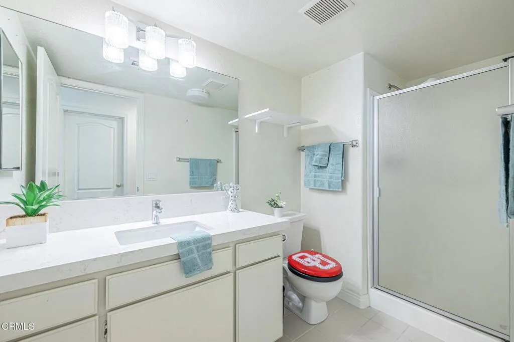Down Stair Full Bathroom