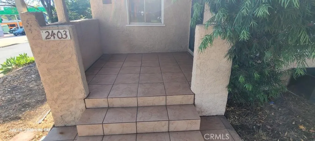 Peacefull Front porch.