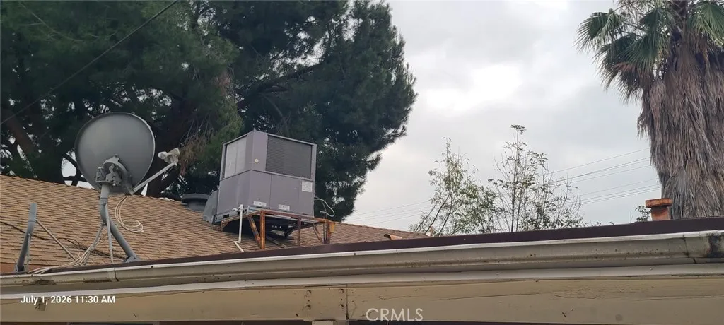 Newer central air and heating unit.