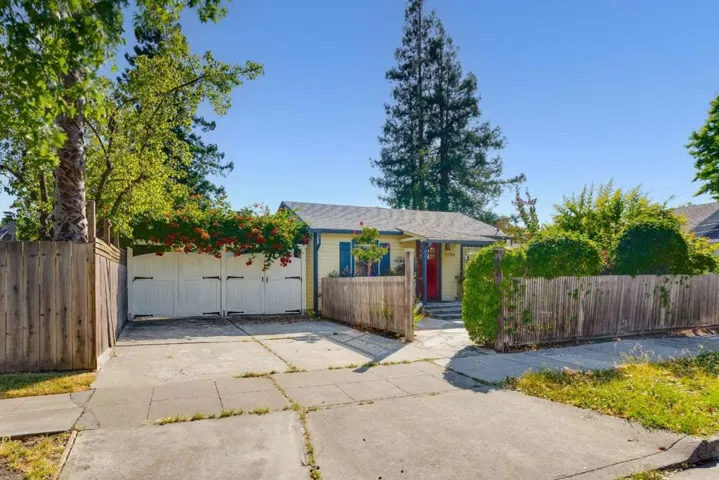 1190 Saint Francis Street, Redwood City, California 94061