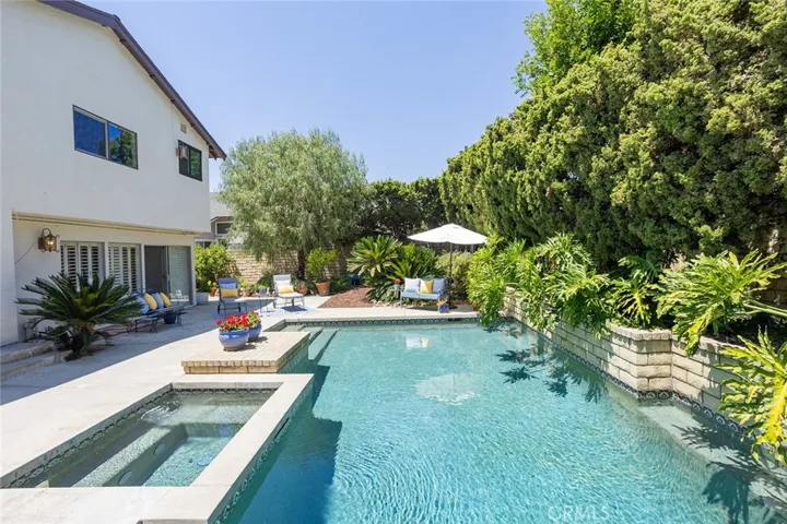 Spacious Entertaining Backyard with Pool and Spa