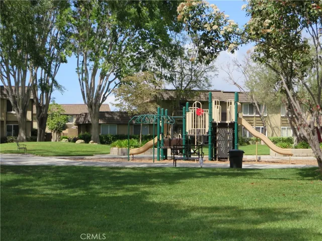 Second tot lot